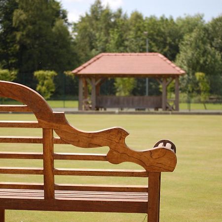 Hollicarrs - Stag Lodge York Ngoại thất bức ảnh